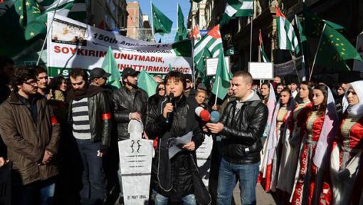 Çerkesler, 22. Kış Olimpiyatları’nın, Rusya’nın Soçi kentinde yapılacak olmasını protesto etti.