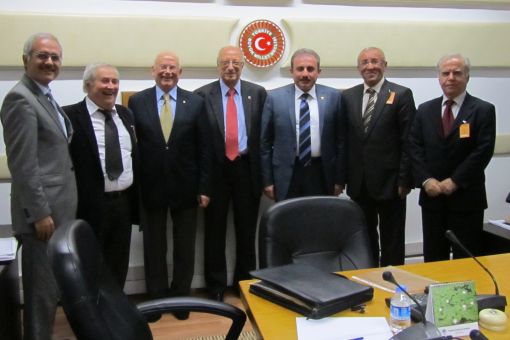ÇHİ, “Yeni Anayasa İçin Çerçeve Önerisi“ başlıklı çalışmasını, Uzlaşma Komisyon’u toplantısında detaylı şekilde anlattı.