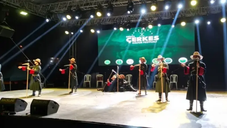 Erbaa’da Çerkes Rüzgarı: Kozlu Şenlikleri Büyüyerek Çerkes Kültür Festivali’ne Dönüştü