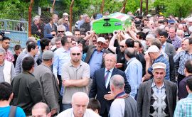 Şehit Medet Ünlü, memleketi Kahramanmaraş’ın Göksun İlçesi’nde düzenlenen törenle toprağa verildi.