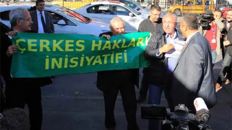 Putin’e Çerkes protestosuna gözaltı